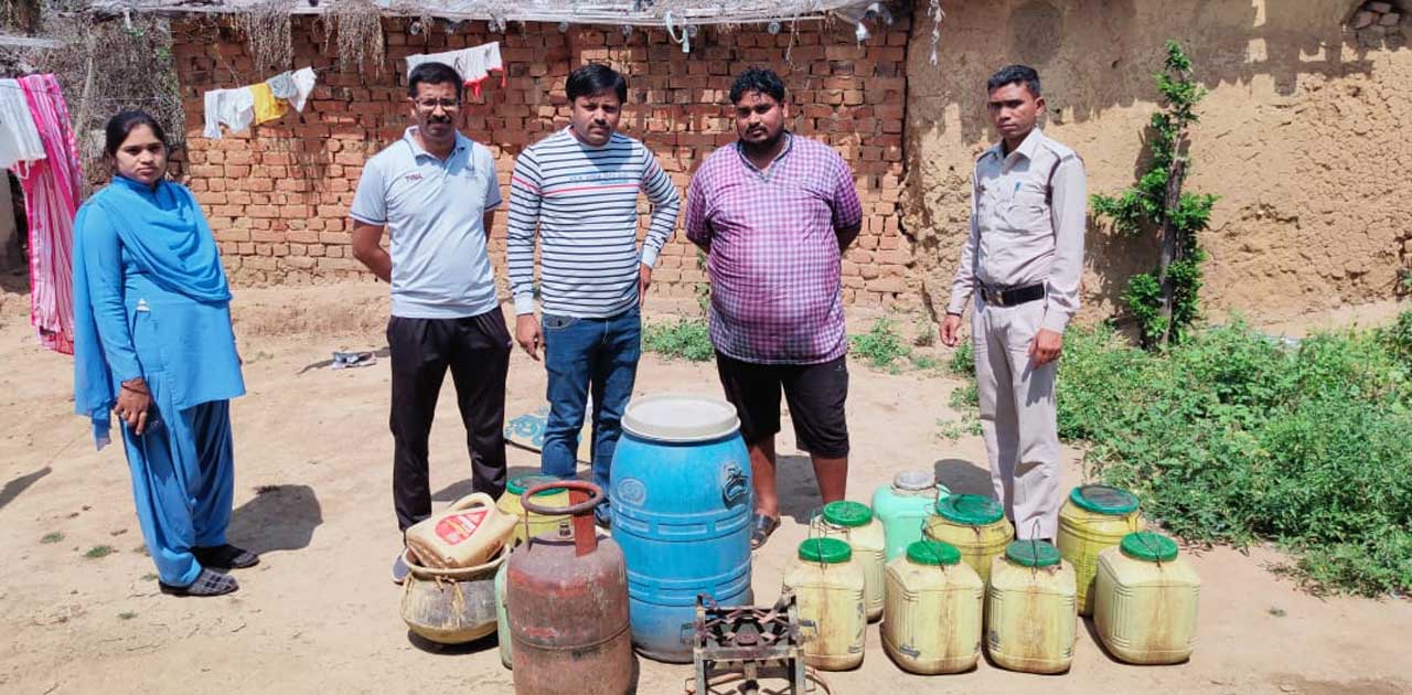 शराब बनाने का उपकरण के साथ एक गिरफ्तार. - CG Sandesh