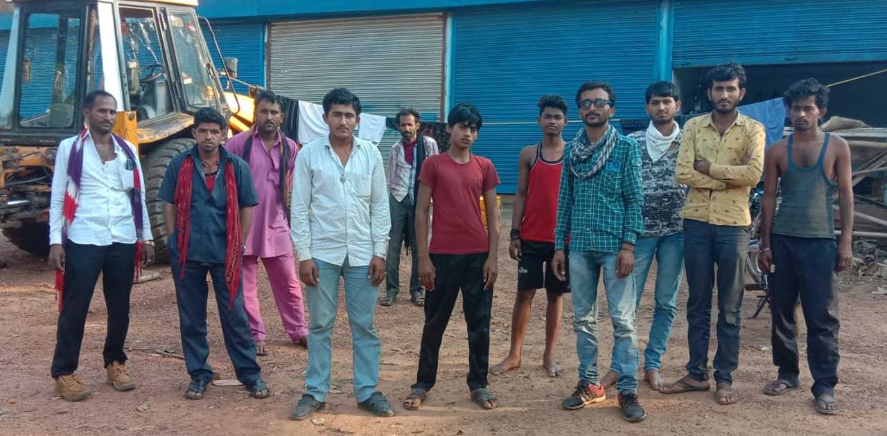 दुर्गुकोंडल में राजस्थान से आये 11 मजदूर फसे