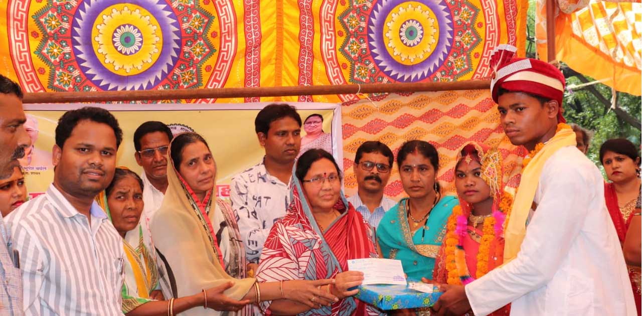 कोरोना  वायरस के चलते  सामूहिक विवाह को अलग-अलग जगहों में कर... - CG Sandesh