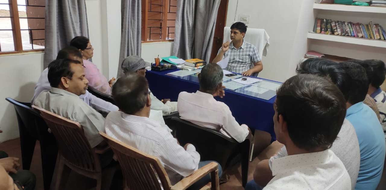 नरहरपुर में सीसी कैमरा लगाने का अभिनव पहल