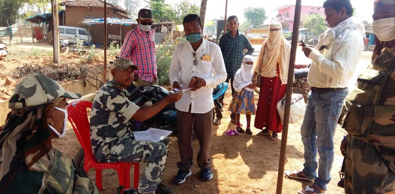 बेवजह घूमने पर दुर्गूकोंदल पुलिस ने की चालानी कार्यवाही