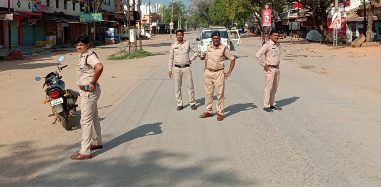 जनता कर्फ्यू का असर नहीं खुली दुकानें, पुलिस कर रही लगातार न... - CG Sandesh