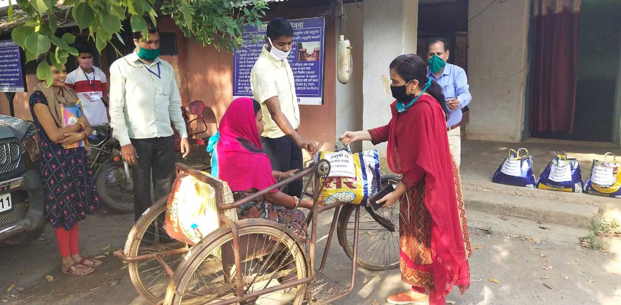 दिव्यांगों एवं गरीब महिलाओं का मददगार बना,अन्नपूर्णा रथ ऑन क... - CG Sandesh
