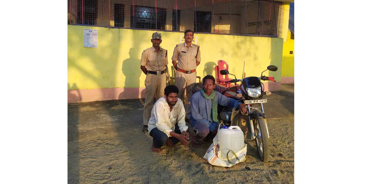 सुबह  5 बजे कर रहा था अवैध शराब का परिवहन,  पुलिस ने की कार्... - CG Sandesh