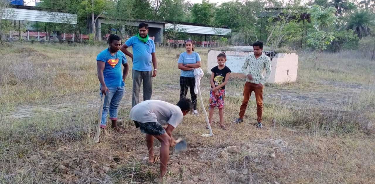 लॉकडाउन में मिली वृद्ध महिला की लाश, अंतिम संस्कार में नहीं ... - CG Sandesh