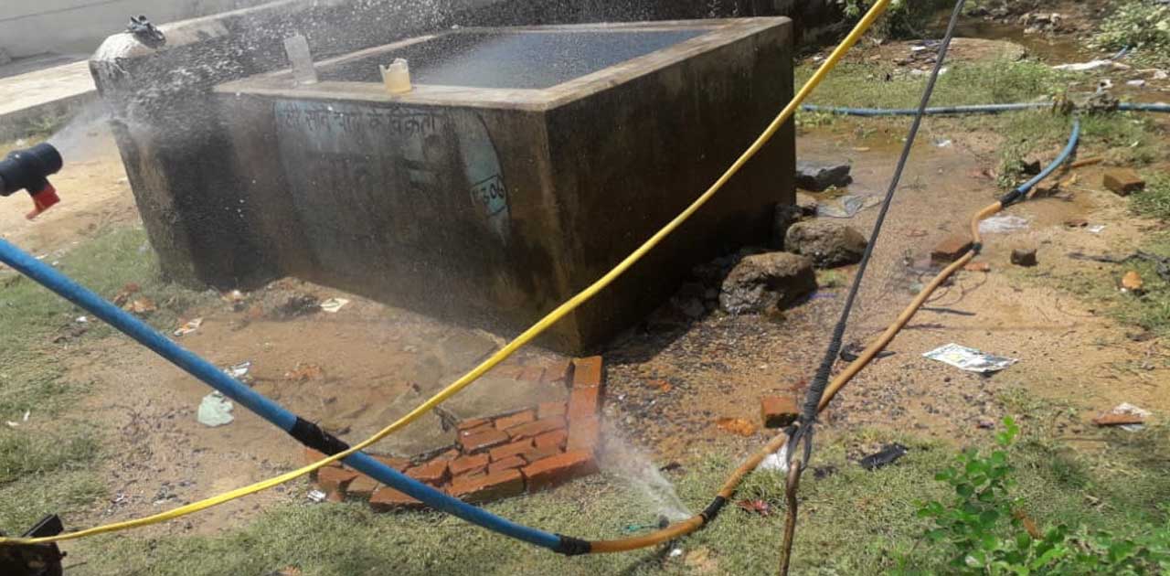 ग्राम पंचायत नरसिंगपुर में प्रत्येक दिन व्यर्थ बह रहा है पान... - CG Sandesh