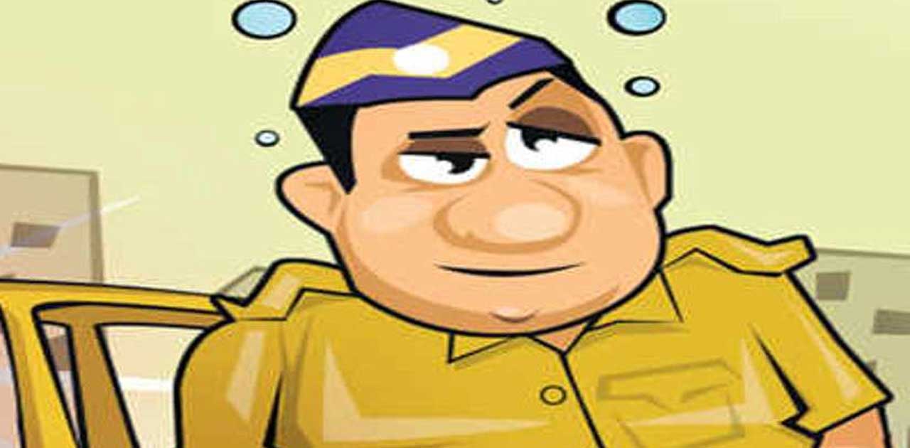 आरक्षक ने दर्ज कराई चेक बुक से जबरन रकम निकलने की रिपोर्ट - CG Sandesh