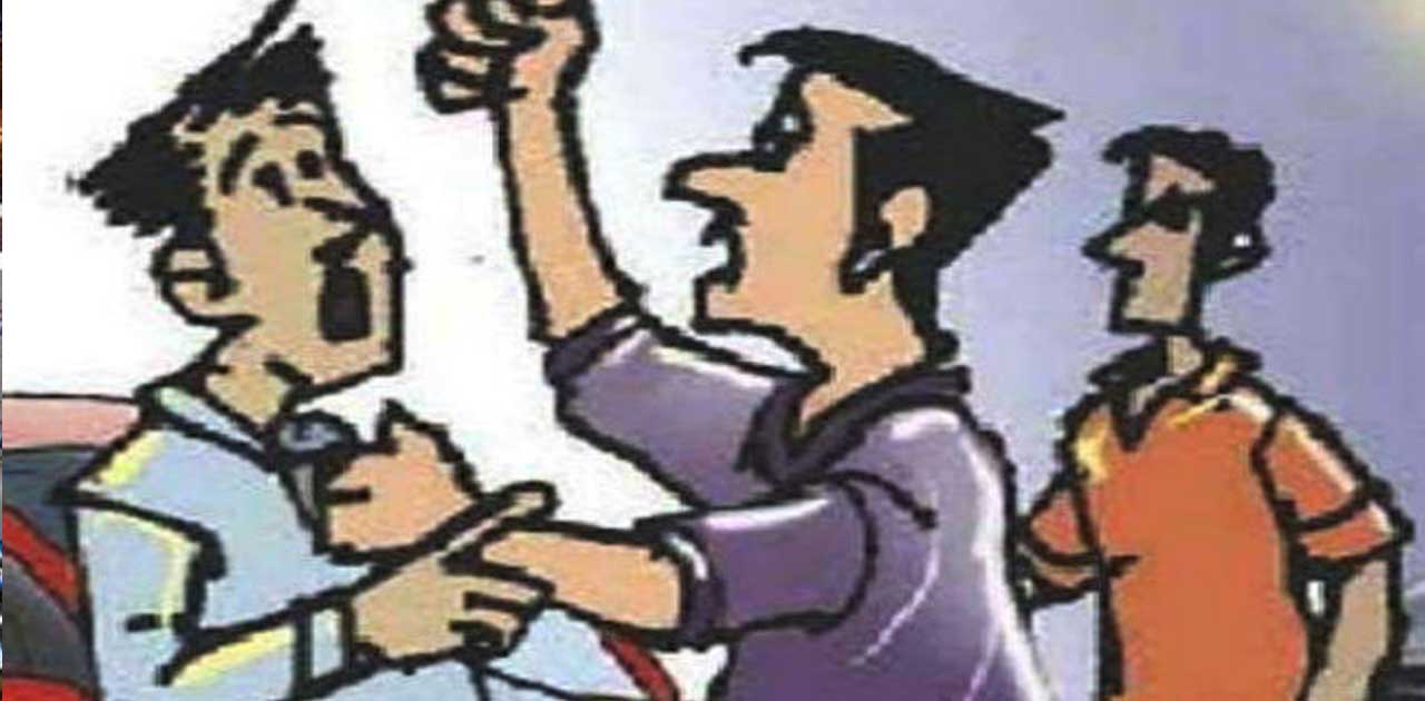 नीम पेड़ क्यों काटे हो कहने पर गाली गलौच व मारपीट - CG Sandesh