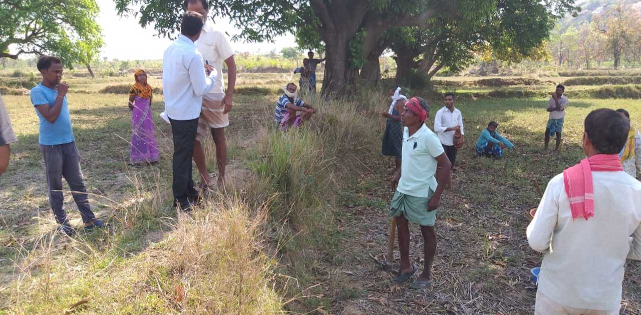 ग्रामीणो के खिलाफ रोजगार सहायक ने लिखाई थाने में झूठी रिपोर्... - CG Sandesh
