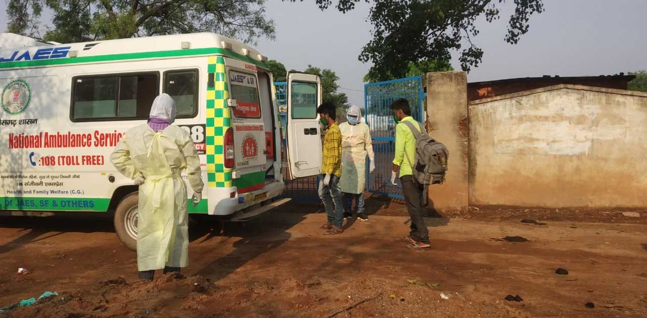 कोविड-19 को मात देकर घर वापसी किए सारंगढ़ के दो भाई..गांव वाल... - CG Sandesh