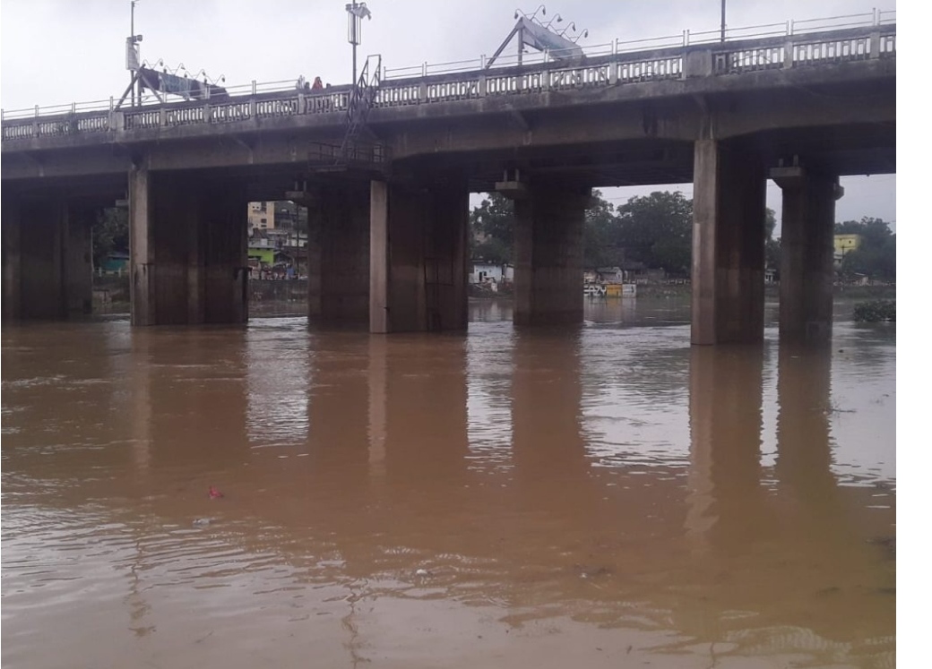 केलो डेम के 4 गेट खोले गए...चक्रपथ के ऊपर नदी का पानी, अवागम... - CG Sandesh
