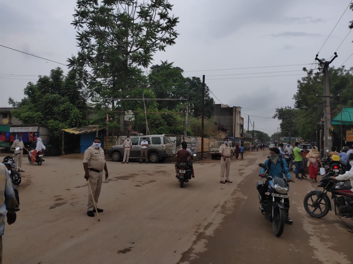 बिना मास्क के आने जाने वाले पर चलानी कार्यवाही - CG Sandesh