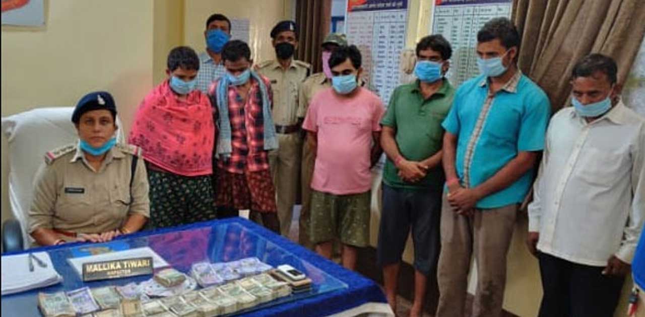 ढाबे में चल रहा था जुआ, कार्रवाई करने पहुंची पुलिस ने 6 लाख ... - CG Sandesh