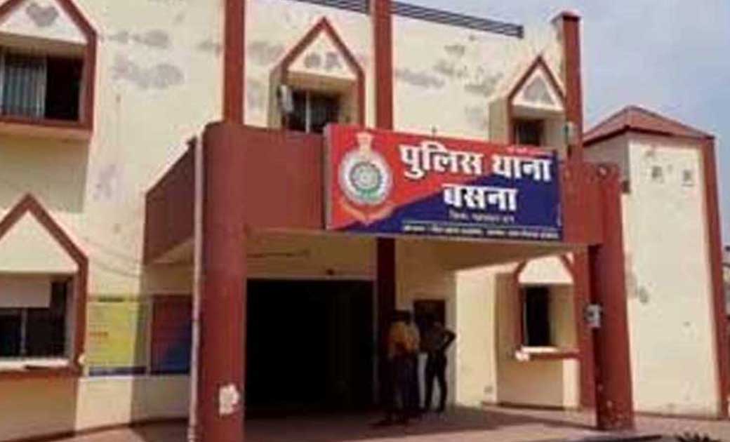 परसकोल तिराहा के पास पुलिस ने जप्त किया 7.7 किलो गांजा - CG Sandesh