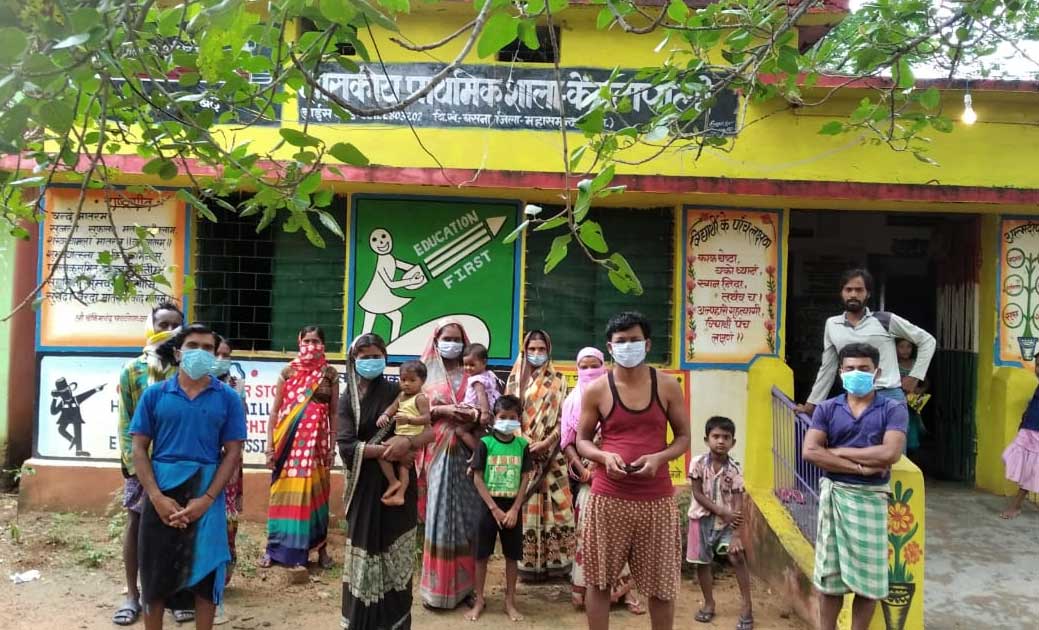 माह भर से क्वारंटाइन सेंटर में मजदूर, नहीं आई एक व्यक्ति की ... - CG Sandesh