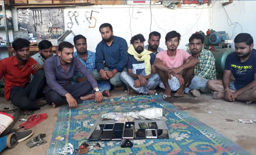 1 लाख 24 नगदी रकम के साथ 10 जुआड़ी गिरफ्तार, 1 कार,  3 मोटर स... - CG Sandesh