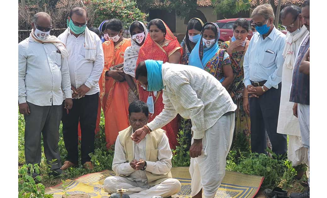 भोथलडीही में विधायक ने किया आंगनवाड़ी का भूमि पूजन - CG Sandesh