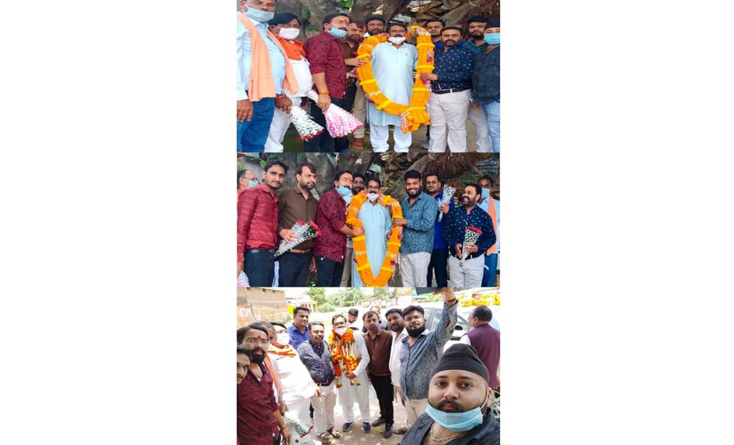 भाजपा मंडल पिथौरा के पदाधिकारियों ने लिया सांसद चुन्नीलाल सा... - CG Sandesh