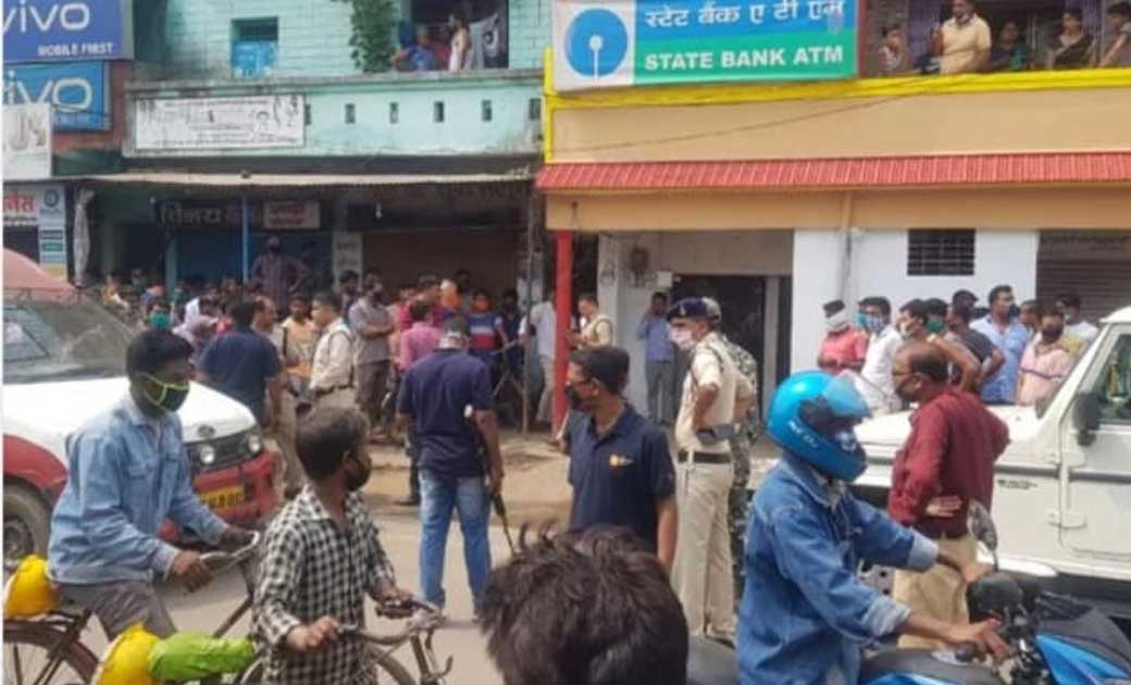 रायगढ़ के किरोड़ीमल नगर में ATM से 13 लाख लूट भागे चोर..गार्ड ... - CG Sandesh