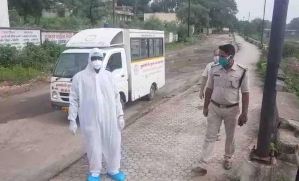 रायगढ़ : कोरोना संक्रमित का शव जलाने का विरोध…!  पुलिस पहुंची... - CG Sandesh