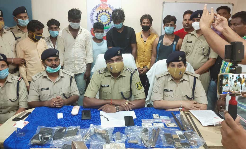 पिस्टल की नोक पर बंधक बना कर करते थे डीजल की चोरी, विरोध करन... - CG Sandesh