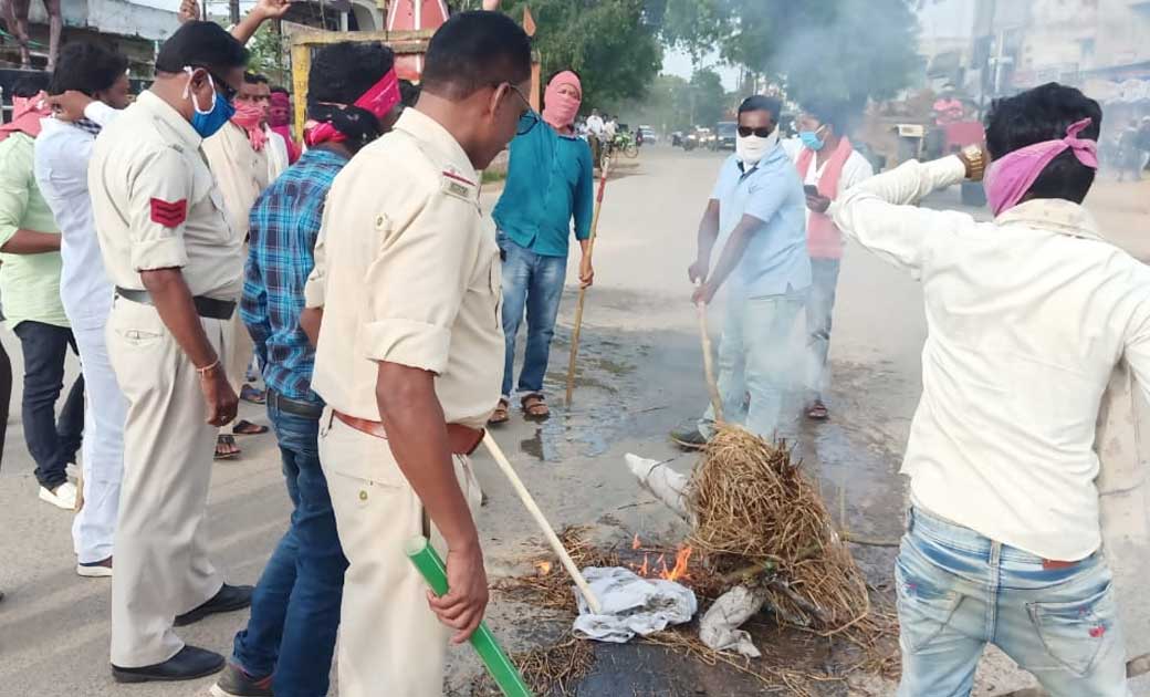 छत्तीसगढ़िया  क्रांति सेना ने फूंका राजस्व मंत्री जयसिंग अग्र... - CG Sandesh