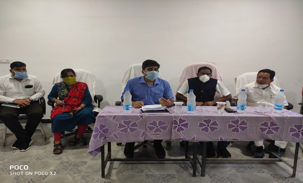 कोरोना संक्रमण के रोकथाम हेतु  व्यापारिक प्रतिष्ठानो की बैठक... - CG Sandesh