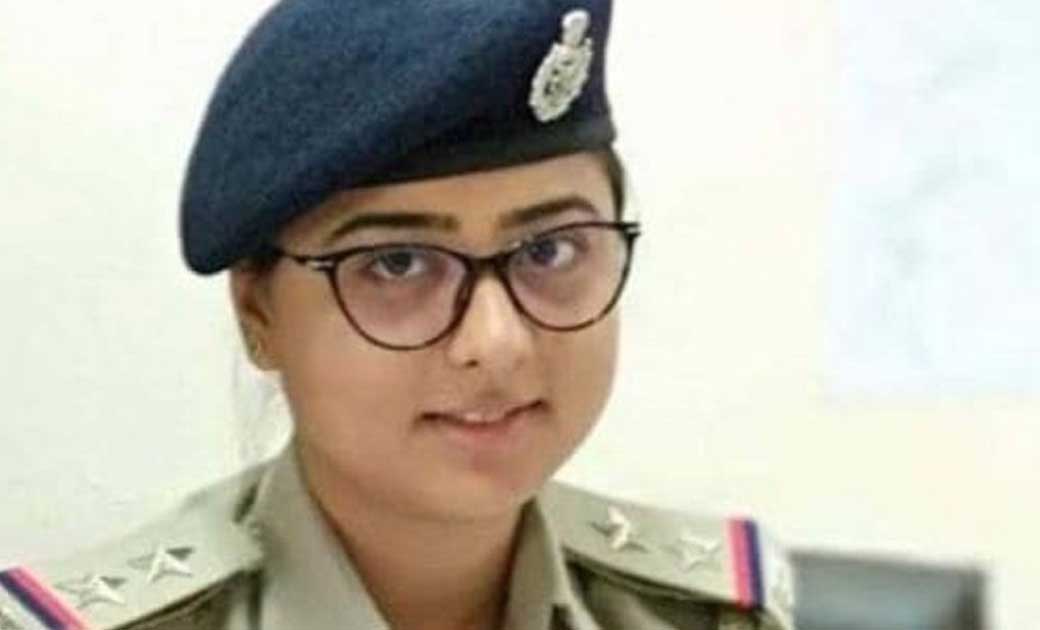 रेप के आरोपी से 35 लाख की रिश्वत लेने का आरोप, महिला SI गिरफ... - CG Sandesh