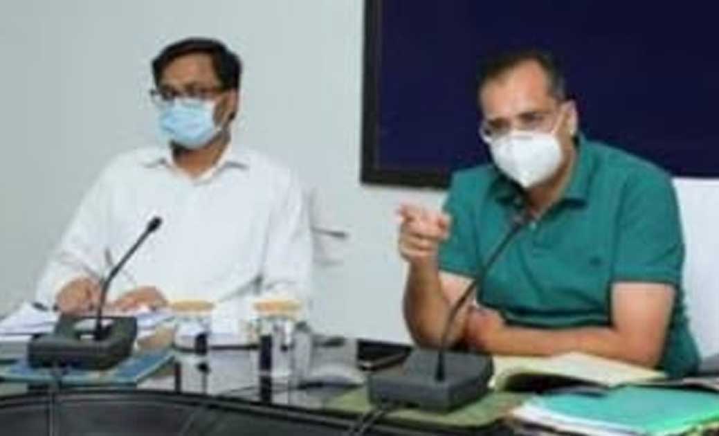 रायगढ़ कलेक्टरश्री भीम सिंह ने स्वास्थ्य विभाग की ली समीक्षा ... - CG Sandesh