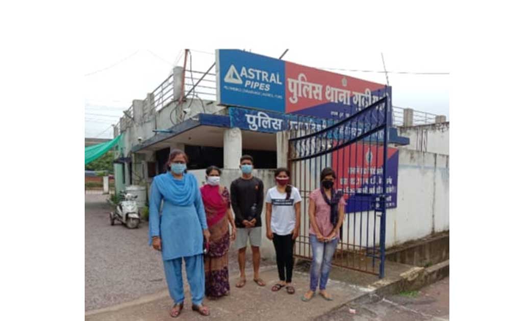 छत्तीसगढ़ :- युवती की मौत फांसी लगाकर आत्महत्या से नही ,अपितु पिटाई से हुई थी मौत, अपने ही निकले हत्यारे...!पी.एम. रिपोर्ट में हुआ खुलासा...