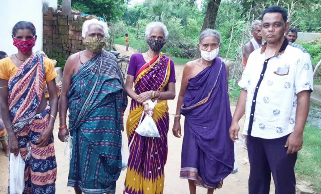 प्रवाह महानदि एजुकेशन एंड वेलफेयर सोसायटी 31 निराश्रित और अन... - CG Sandesh