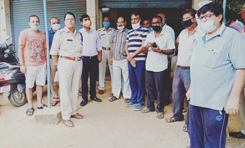 चेम्बर ऑफ कामर्स सरायपाली ने एस पी साहब ने नाम ज्ञापन सौंपा - CG Sandesh