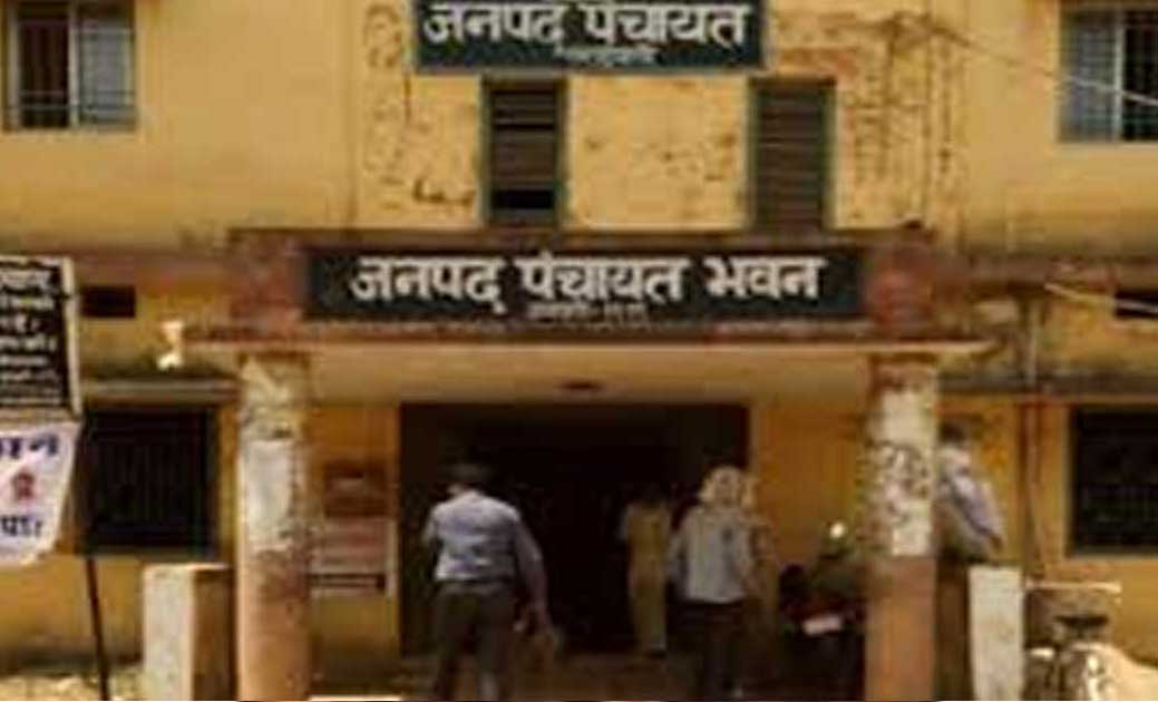 सचिव करता है कड़वा शब्द का प्रयोग, कहता है पंचों को बिल वाउचर... - CG Sandesh