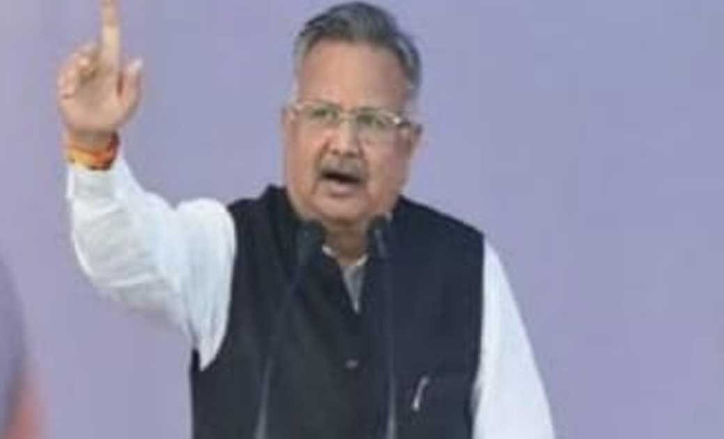 पूर्व CM रमन सिंह ने सरकार पर साधा निशाना, कहा-  बिना धान बेचे किसानों को 10 हज़ार रुपए देने की घोषणा पर किन हालातों में सुबह दिए गए मंत्री के बयान को शाम तक बदलना पड़ा? स्पष्ट करें कांग्रेस सरकार.....