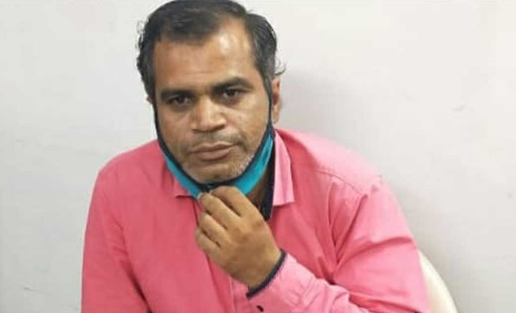 छत्तीसगढ़ में खादी ग्रामोद्योग का सहायक संचालक घूस लेते गिरफ्तार, पीएम रोजगार निर्माण कार्यक्रम के तहत लोन देने के लिए मांगे थे 30 हज़ार रुपए..!