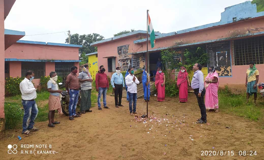 ग्राम पंचायत मुंधा के जनप्रतिनिधियों द्वारा मनाया गया आजादी का पर्व