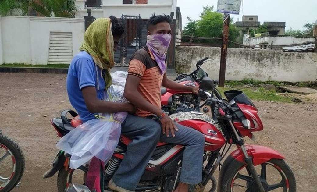 अस्पताल से एम्बुलेंस नही मिली तो...2 साल की मासूम बच्ची का श... - CG Sandesh