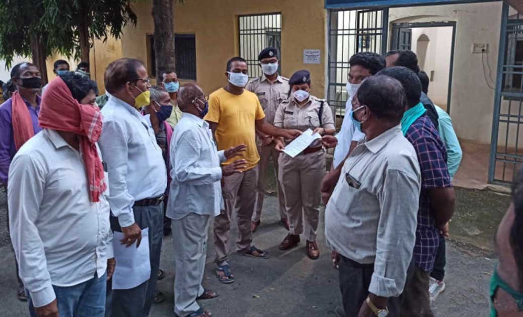 फर्जी जाति प्रमाणपत्र बनाकर  कर  रहा था पटवारी की नौकरी,  आदिवासी समाज ने की कार्रवाई की मांग...