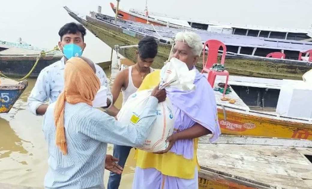 सोनू सूद ने काशी के 220 नाविकों की मदद,  जरूरतमंदों ने कहा स... - CG Sandesh