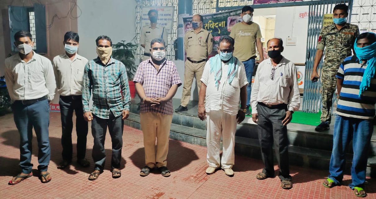 सारंगढ पुलिस की बड़ी कार्यवाही... शासकीय सेवा सहकारी समिति मे... - CG Sandesh