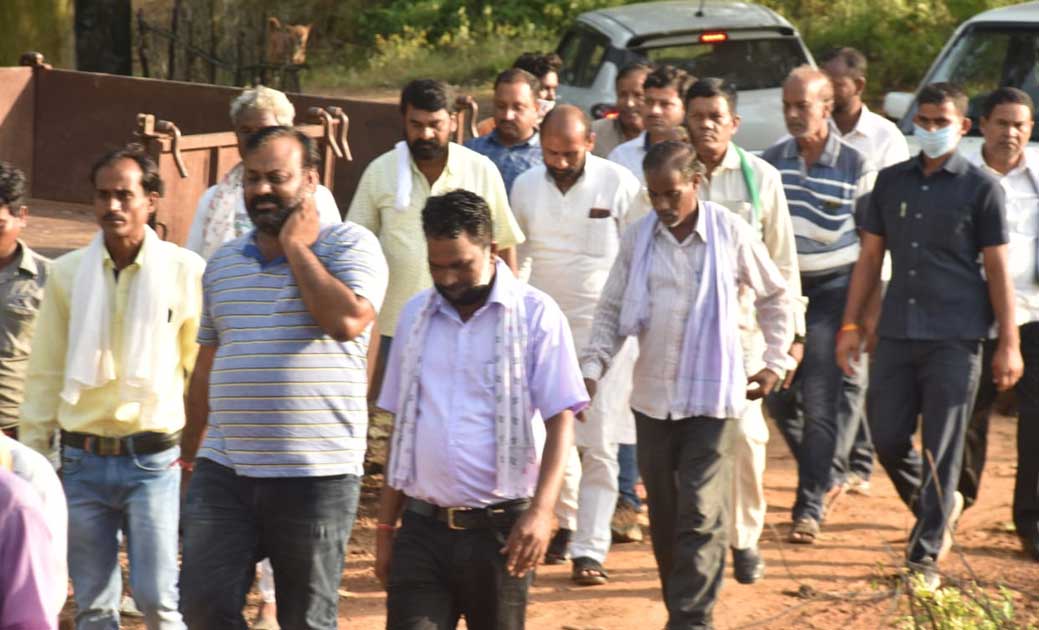 सरायपाली विधायक किस्मतलाल नंद  द्वारा बलौदा अंचल के बीजेपी क... - CG Sandesh