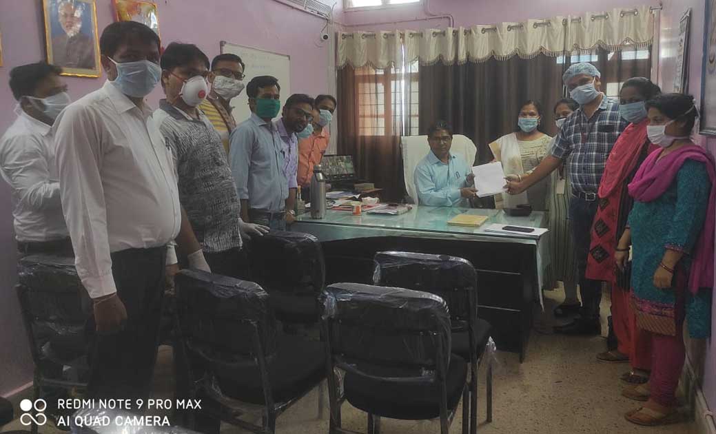 सामुदायिक स्वास्थ्य केंद्र सरायपाली  के एनएचएम  अधिकारी कर्म... - CG Sandesh