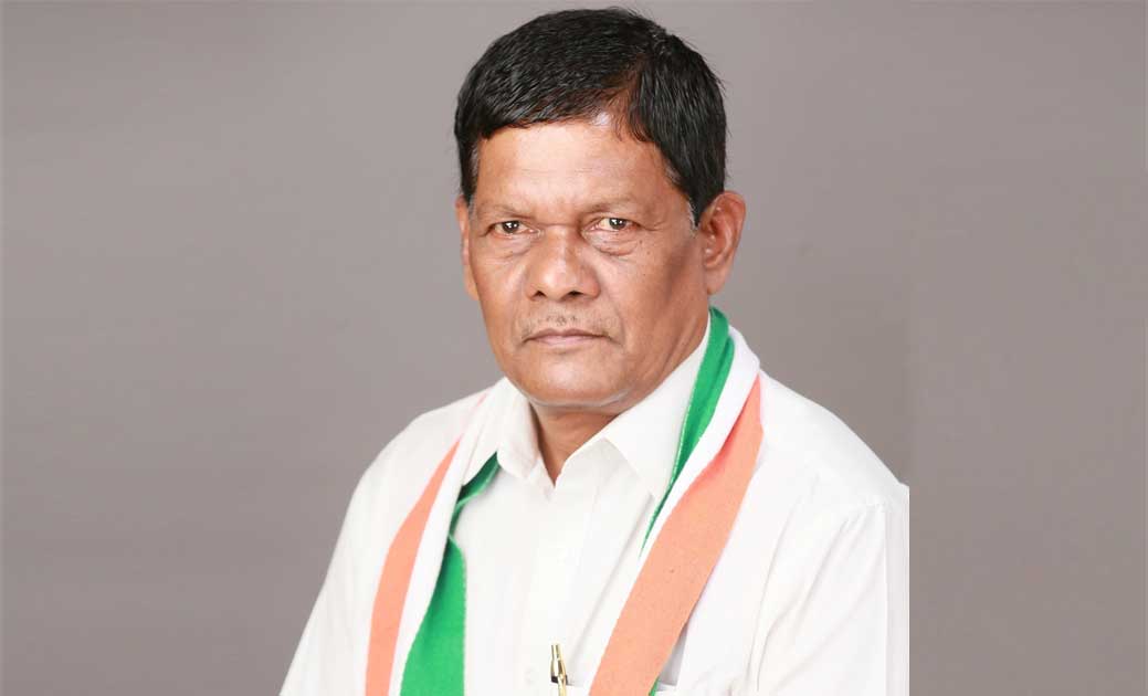 सरायपाली विधायक किस्मत लाल नन्द ने कांग्रेस नेता विश्वजीत बे... - CG Sandesh