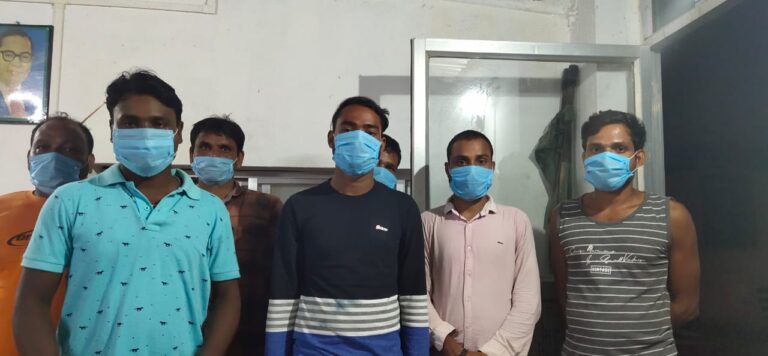 मुखबिर के सूचना पर सारंगढ पुलिस ने खेत मे जुआ खेलते 7 लोगो प... - CG Sandesh