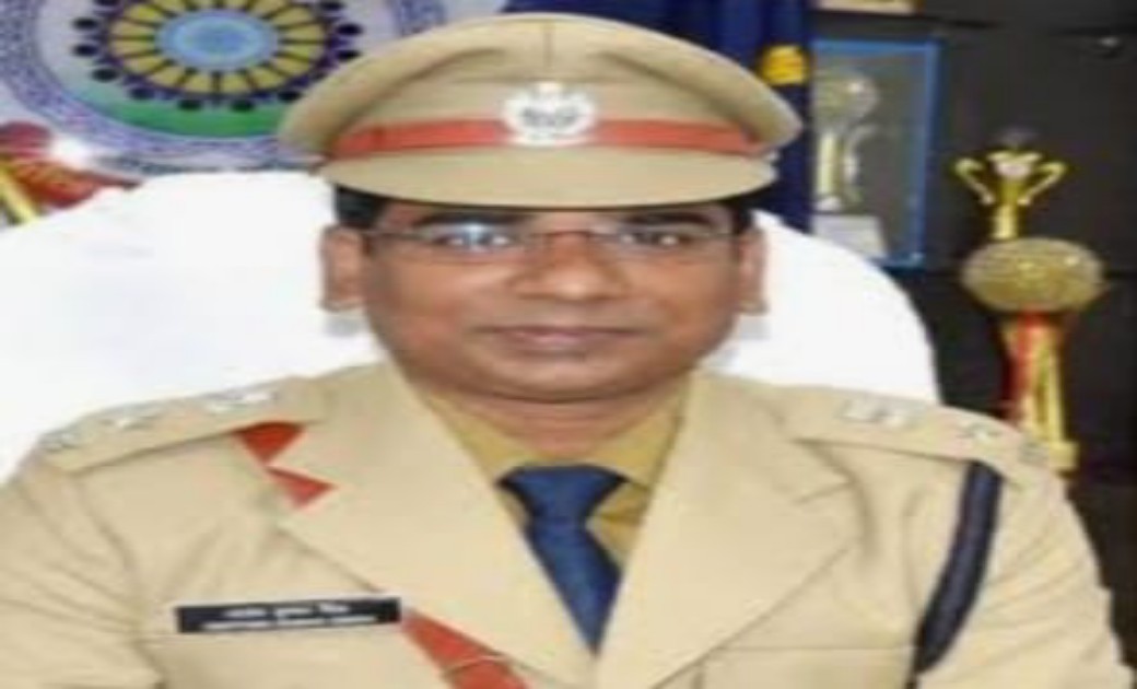 छतीसगढ़ के सबसे बड़े कोरोना वॉरियर्स में एक रक्षासूत्र मास्क क... - CG Sandesh