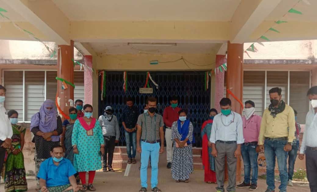 सरायपाली : स्वास्थ्य विभाग के एनएचएम अधिकारी कर्मचारियों द्व... - CG Sandesh