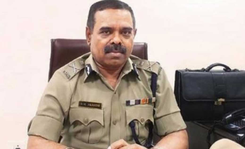 छत्तीसगढ़: नागरिकों का विश्वास जीतकर ही अच्छी पुलिसिंग की जा सकती है....अब थाना प्रभारियों पर सीधे नजर रखेंगे डीजीपी, क्राइम कंट्रोल नहीं होने पर होगी कार्रवाई....व्हाट्सएप ग्रुप में सभी थाना प्रभारियों से जुड़ेंगे डीजीपी....अवस्थी