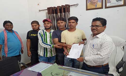 बसना :  सर्व हिन्दू समाज व राष्ट्रीय बजरंग दल बसना ने तिरंगा... - CG Sandesh