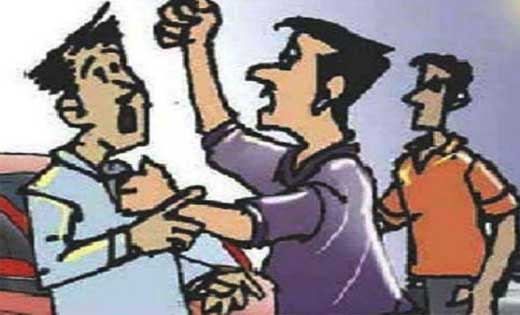 सिंघोड़ा : शासकीय बोर पंप के कनेक्शन को खिचने से मना करने पर मारपीट, मामला दर्ज.