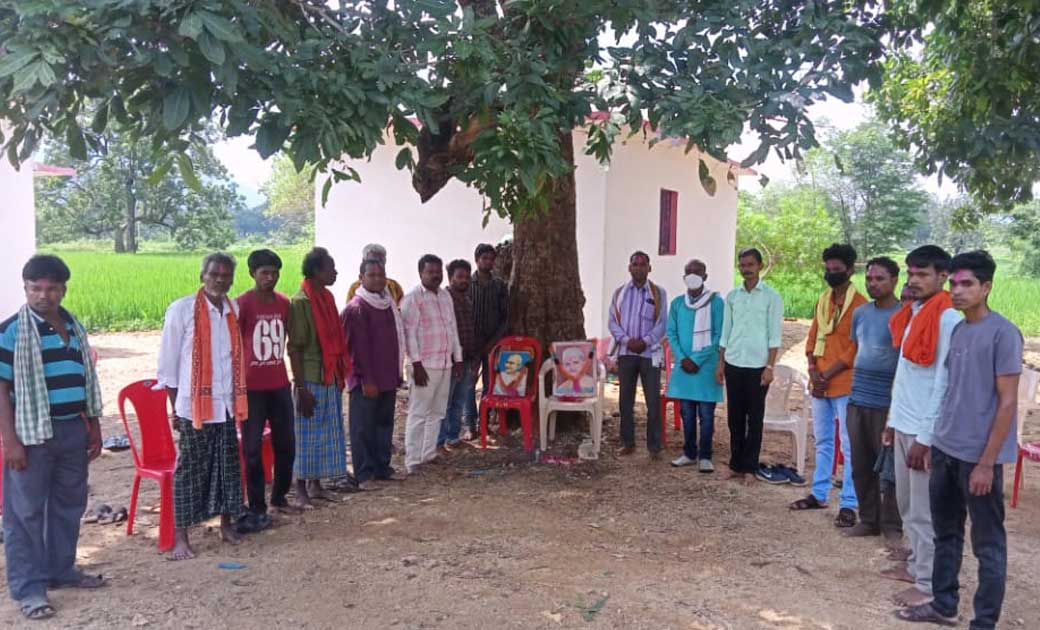 युवाओं के प्रयास से महान पुरुषों की जयंती के उपलक्ष में  (PH... - CG Sandesh
